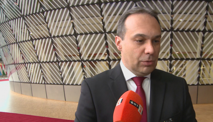 На заседание на Съвета на министрите на отбраната в Брюксел