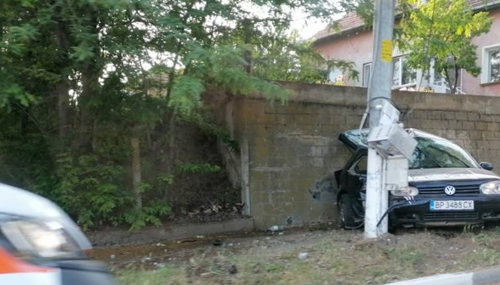 Млада бременна жена загина на място при тежка катастрофа навлизане