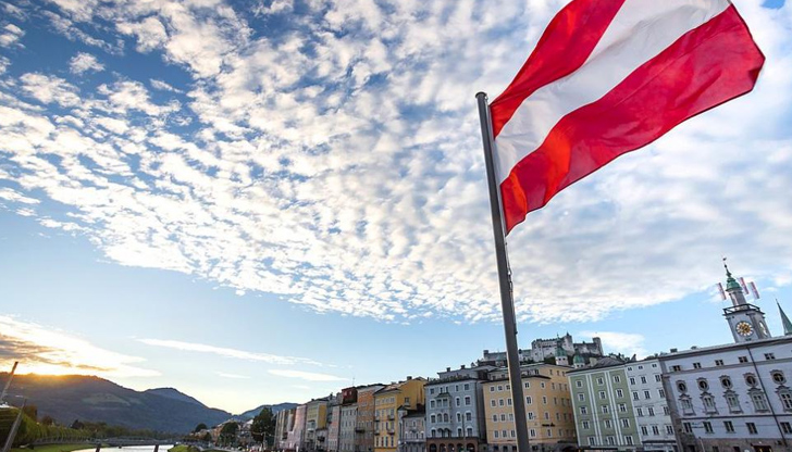 Двама австрийски министри подадоха оставка Двама австрийски министри се оттеглиха