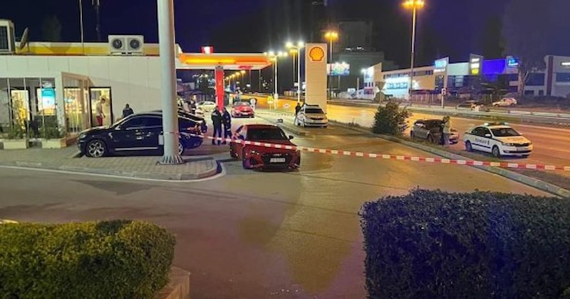 Двамата ранени са простреляни в кракатаДвама души са простреляни на