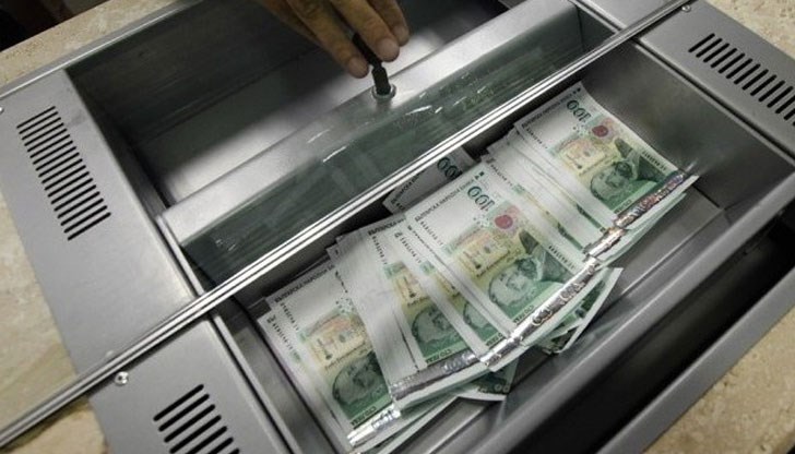 Таксите за превод на пари на гише в банката удариха