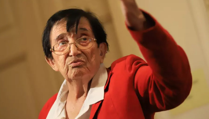 От 2023 година битовите абонати трябва да купуват ток на