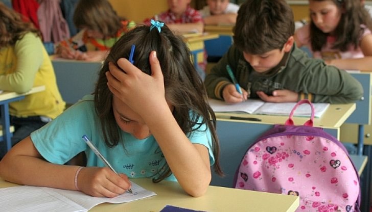 Изпитът по български език и литература е в три частиНад