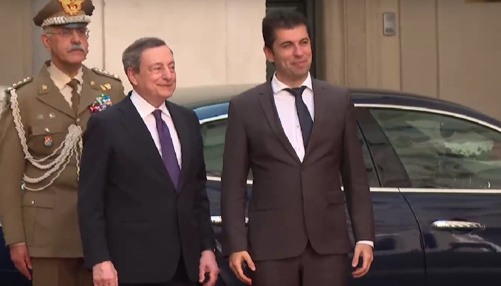 Италия изпраща над 800 души в България като част от