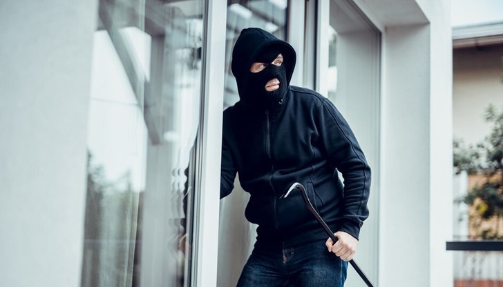 В Първо РУ в Русе разследват сигнал за кражба от