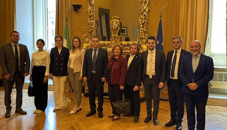 Българска делегация от депутати от парламентарната комисия по културата и