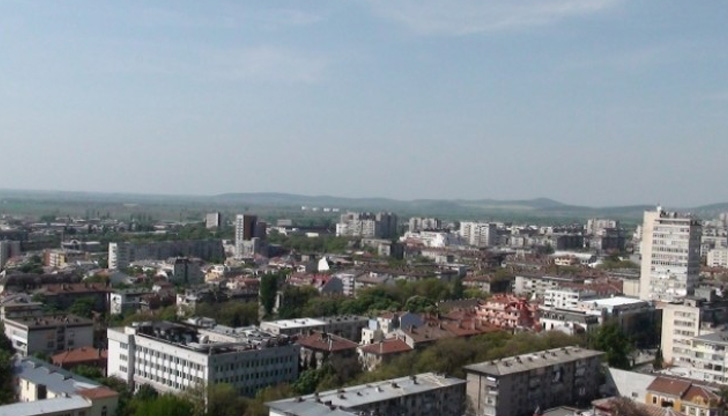 През януари 2022 г. средната брутна месечна работна заплата е