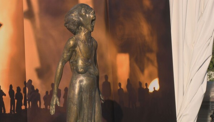 Скулптурата "Викът на украинската майка" вече не е в Княжеската