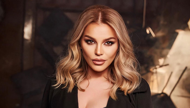 Певицата застана пред камерата на Мон Дьо в откровено интервюВ