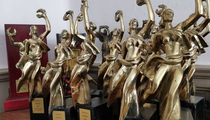 Церемонията ще бъде придружена с богатата музикално-артистична програма Кои от