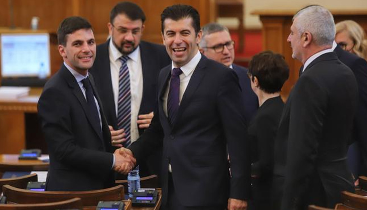 Не ги слушайте какви ви говорят, вижте ги какво вършат.Всички