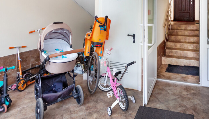 Кражба на детска количка като във филм На записи от