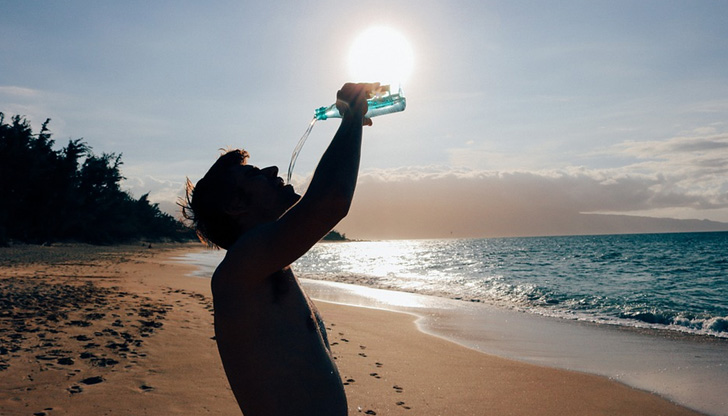 Учените имат новини за нас: водата не е най-хидратиращата напитка.