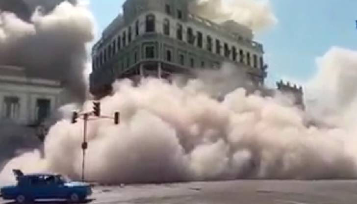 Осем души загинаха и 30 са ранени след експлозия в