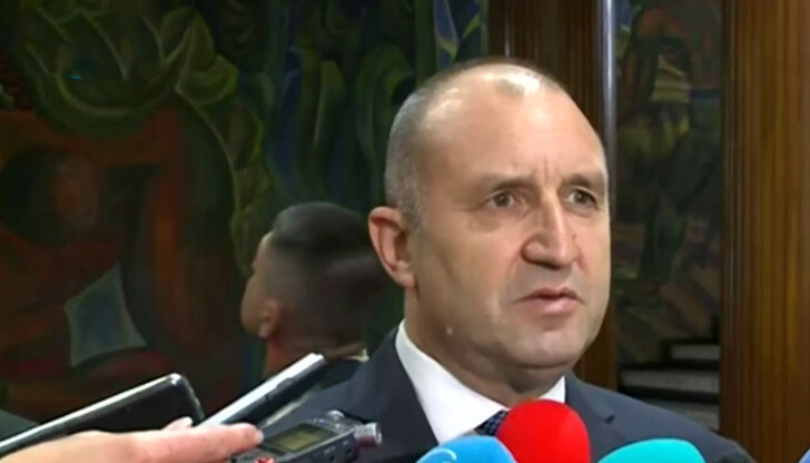 Президентът за призивите за предоставяне на оръжие на Украйна&bdquo;България е