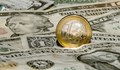 Еврото падна под 1,05 долара