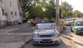 Изоставена кола в квартал "Чародейка"