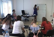 Близо 30 деца от Украйна започнаха курс по български език