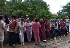 Здравните работници са готови да подадат заявления за напусканеМедицински сестри и санитари
