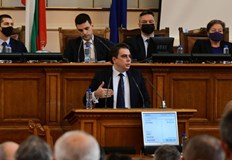 Депутати от Възраждане попитаха вицепремиера дали след края на плановия