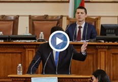 Премиерът Кирил Петков и председателят на парламентарната група на Има такъв народ Тошко