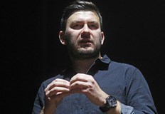 Обвинен е в разпространение на фалшива информацияРуските власти включиха днес