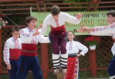 Тази година ще участват 36 групи и 15 индивидуални изпълнители