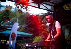 Влади Ампов Графа започва поредица от акустични концерти на