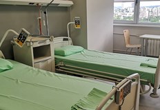 Единият пациент заразен с маймунска вариола е приет във Военномедицинска