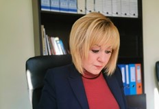 Защо над 10 милиарда дълг господин министър В какъв Черен петък ни