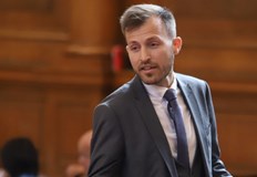 Правителството стана неудобно в този момент защото мафията е в