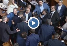 Напрежението дойде след декларация на Костадин Костадинов от Възраждане Депутатите стигнаха