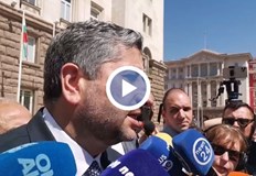 Виждаме един провал на консултациите което е безотговорно Тези консултации