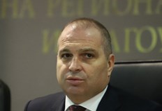 Регионалният министър Гроздан Караджов заяви че премиерът Кирил Петков е