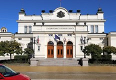 Мотивът е провал във финансово икономическата политикаНародното събрание ще