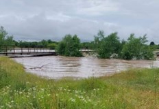 Придошлите от проливните дъждове на река Ботуня предизвикаха разливи по