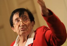 Направо съм щастлива че не съм в този парламентНикола Минчев