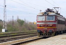 Искри от спирачките са подпалили пътнически вагонВлакът от София за