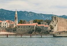 Епицентърът се намира на 5 км югоизточно от град УлцинЗеметресение