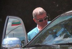 Сряда 15 00 часът Докато в парламента депутатите обсъждат актуализацията на бюджета