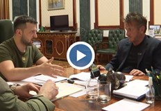 Актьорът и режисьор е посетил Буча и ИрпенВолодимир Зеленски прие в сградата