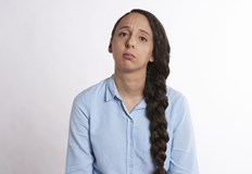 Щитовидната жлеза се намира в предната част на шията Тя е