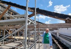 Поставянето на постоянния покрив на сградата на Русенската опера който