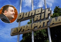 Основата на пеевските апетити към завода стоеше един договор за