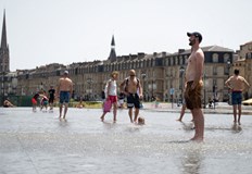 Горещата вълна счупи днес поредица от рекорди във Франция и