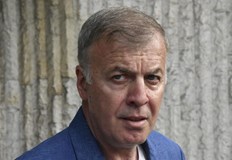 Мажоритарният собственик на Левски Наско Сираков рядко дава интервюта Той обаче спази