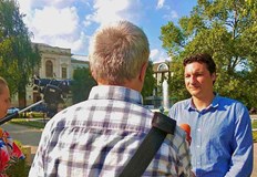 Опозицията иска да свали правителството заради вътрешните му проблеми а