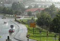 През следващото денонощие времето ще остане динамичноНад много райони в