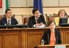 Министър председателят Кирил Петков е поел ангажимент до края на френското