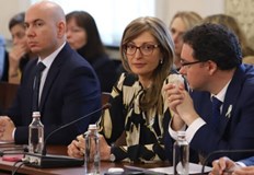 Депутатите в Комисията по външна политика отложиха френското предложение за